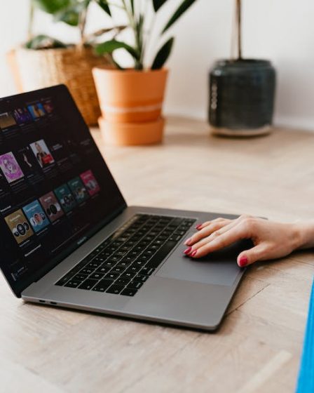 Cómo crear y personalizar páginas en Magento