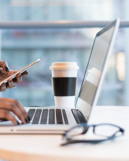 Cómo utilizar la herramienta de formas en Illustrator