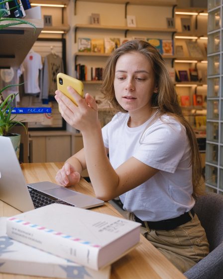 Cómo diseñar una página web para una tienda en línea de libros